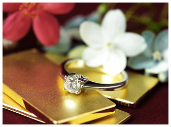 Какие украшения покупать: с бриллиантами или без?