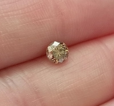 Бриллианты цвета шампанского: какие они?