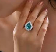 Каким бывает коктейльное кольцо? Должно ли быть такое в вашем арсенале?